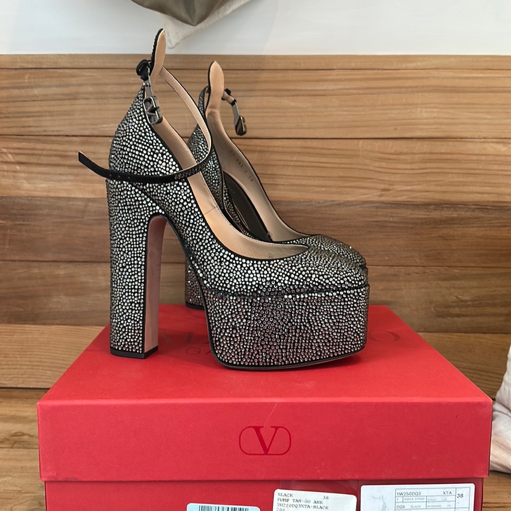 Valentino Pump